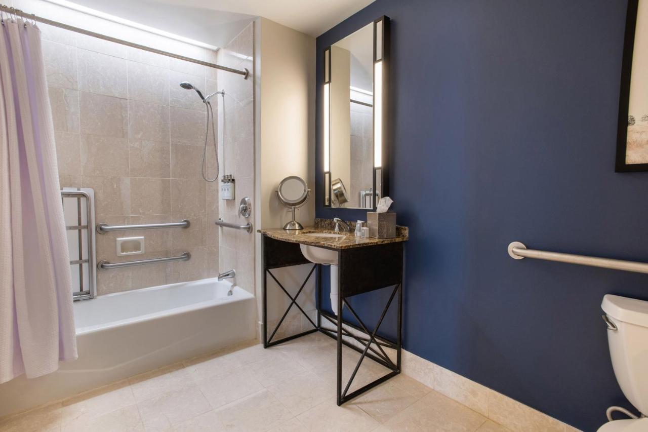 Newly Renovated, Guest room, 1 King